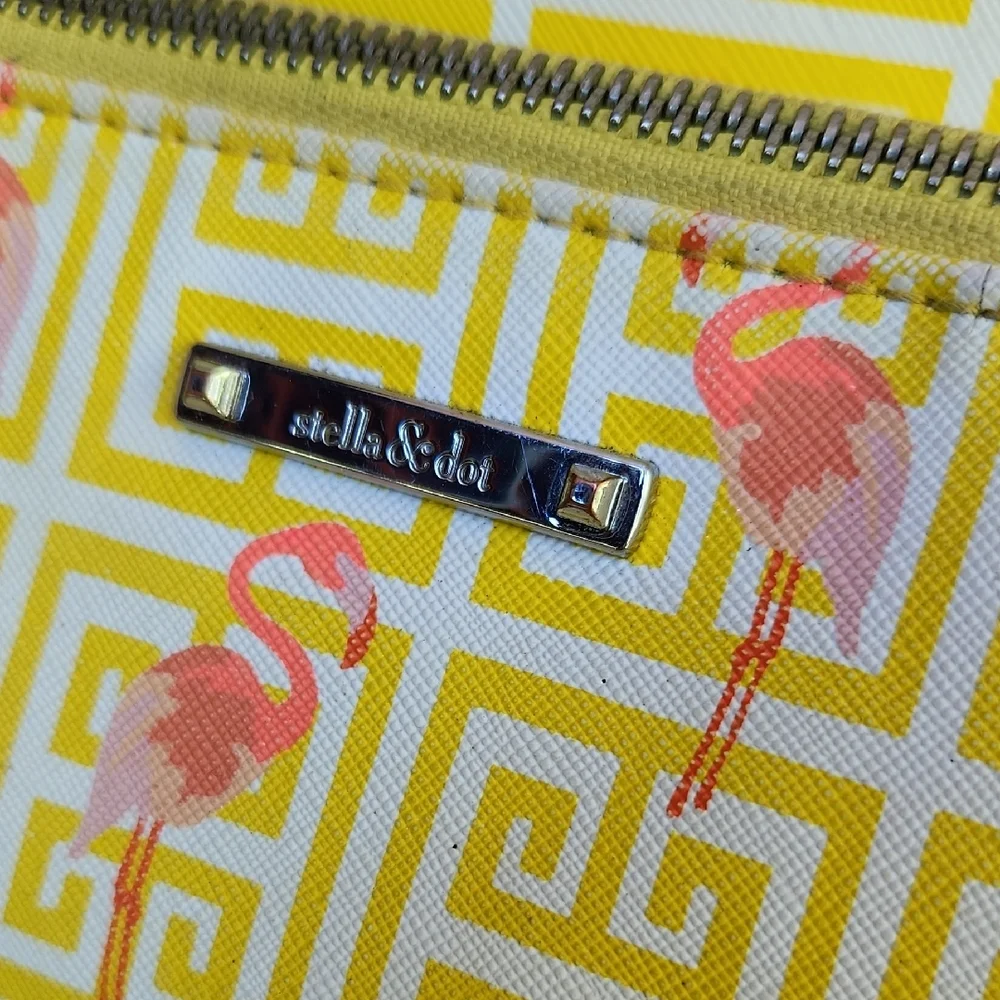 Stella & Dot Beach Flamingo Yellow and Brown Geometric Tote w/ matching case